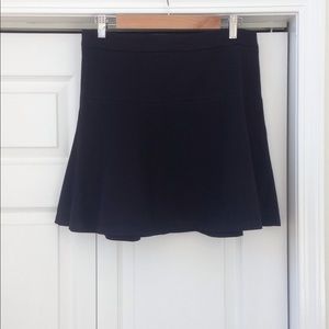 Banana Republic short black skirt